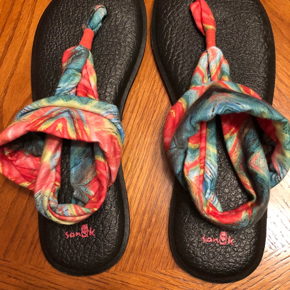 Worn 1x Sanuk’s